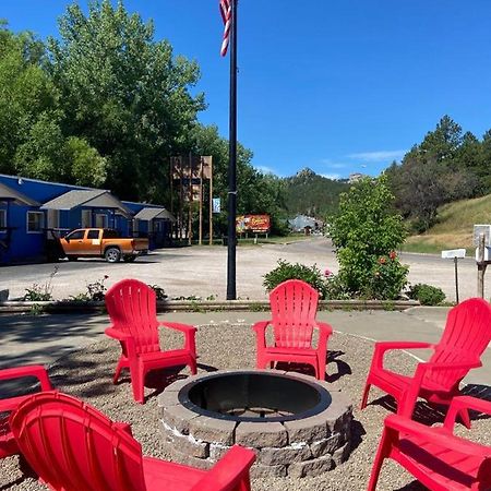 The Brookside Motel / Mt. Rushmore Кийстоун Екстериор снимка